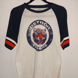 Detroit Tigers Vintage design, game day shirt.